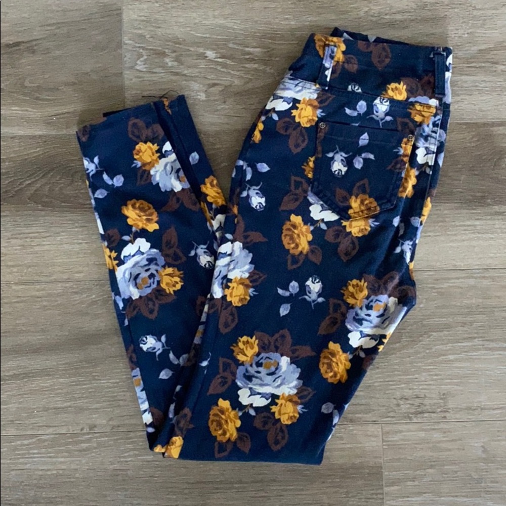Floral print pants